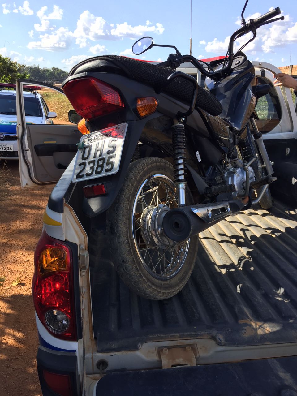 25-07 BOP P14448 PM recupera moto roubada e apreende infrator