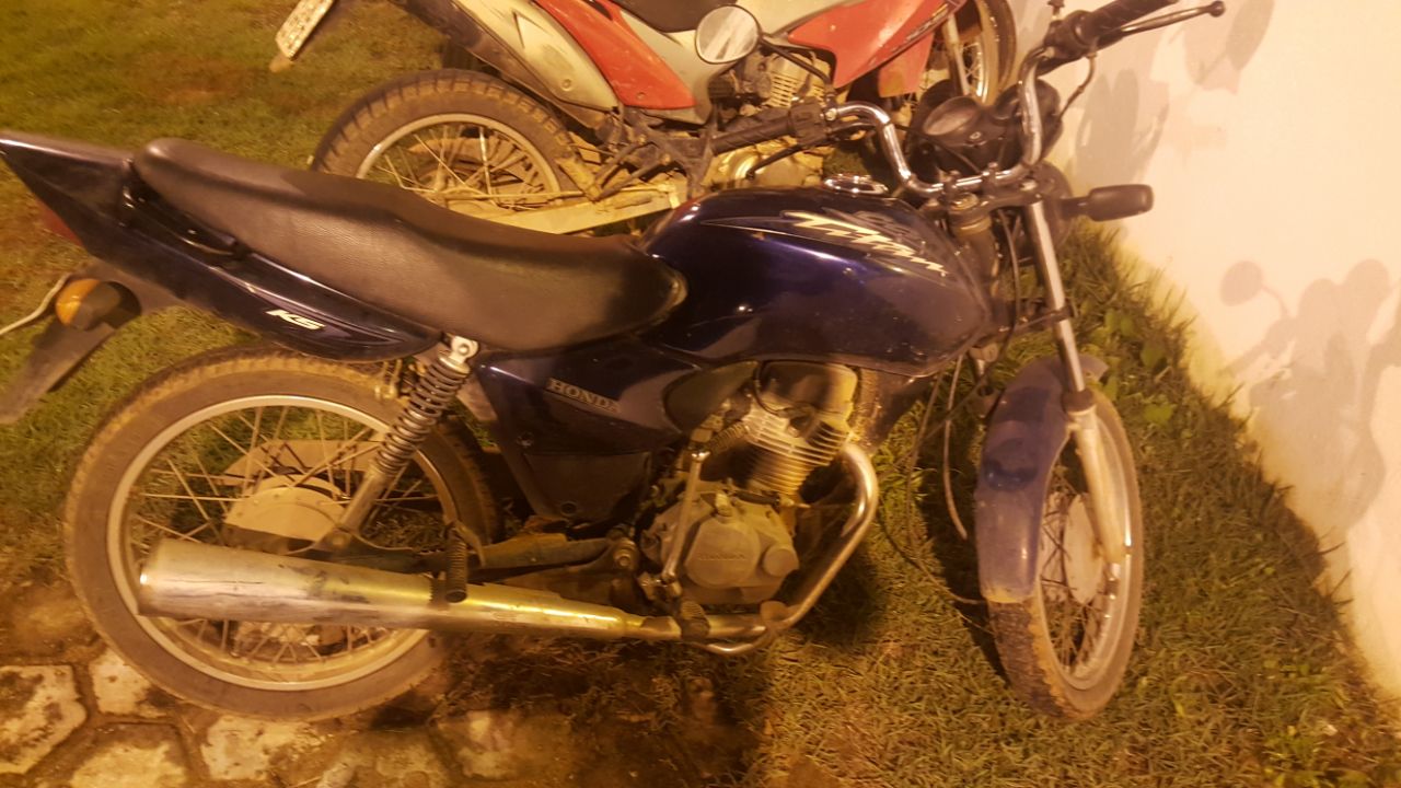 18-01 dupla detida apreensão de simulacro e recuperação de moto - Ariquemes 2