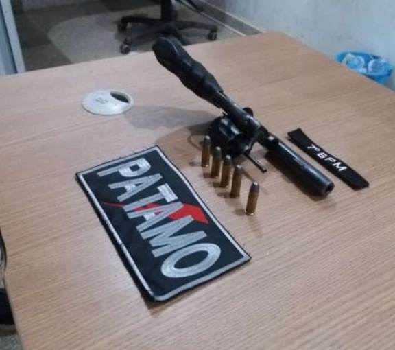 17-02 PATAMO do 7º BPM prende condutor alcoolizado e encontra arma de fogo dentro de veículo