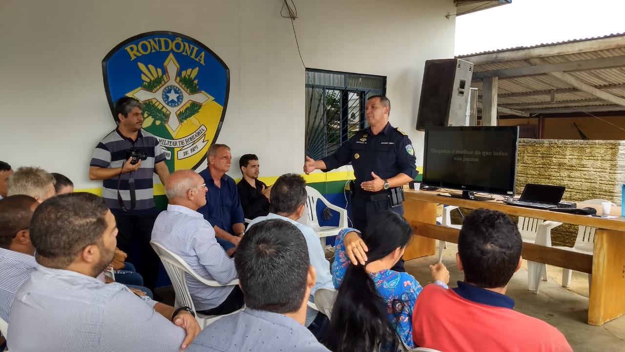 Polícia Militar participa de reunião com produtores rurais em Alto Paraíso 11