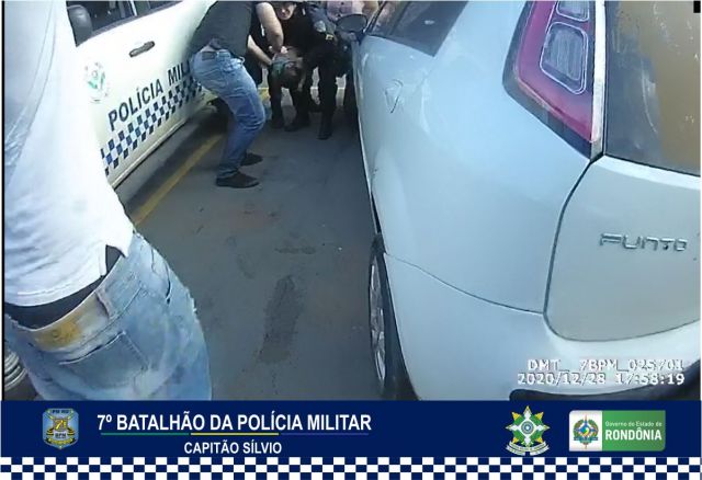 28-12 Criança é salva por guarnição da PM após engasgamento copy