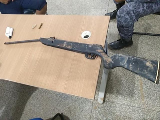 05-04 Ariquemes-Homem armado ameaçava morador e é preso pela PMRO