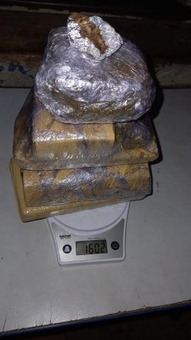 10-04 Polícia Militar apreende maconha durante abordagem em Ariquemes 1