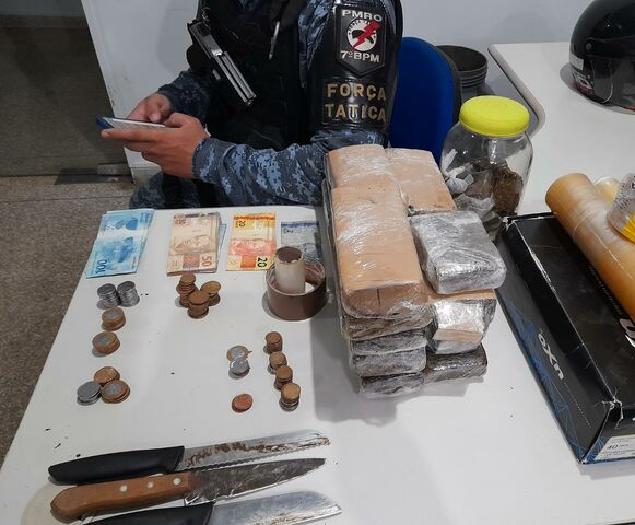 09-11 Ariquemes-Polícia Militar apreende mais de 7 kg de drogas e prende casal suspeito 1